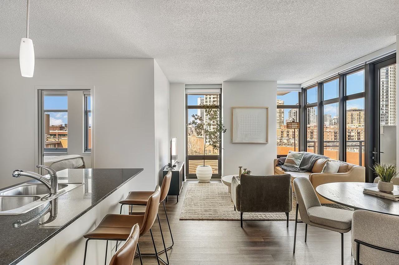 659 W Kinzie St - Photo 2 of 20