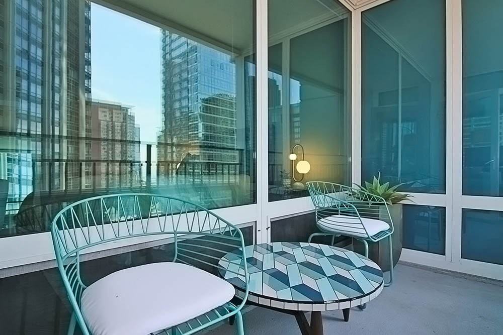 396 E Ohio St - Photo 4 of 16