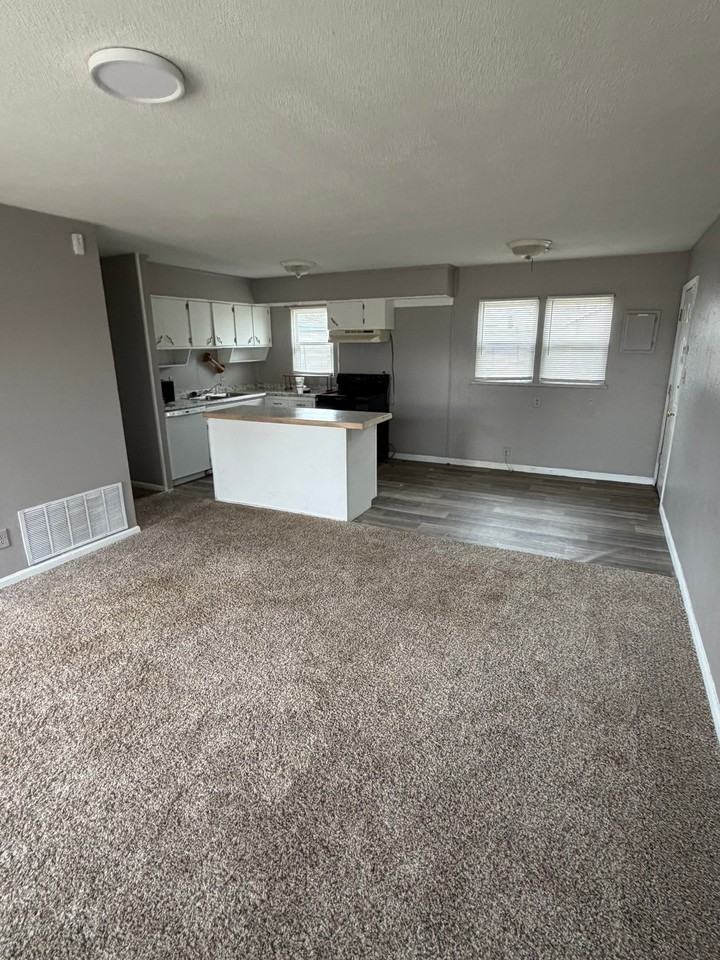 5110 Crockett St - Photo 3 of 8