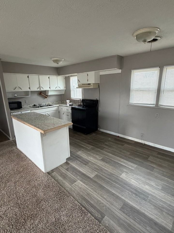 5110 Crockett St - Photo 4 of 8