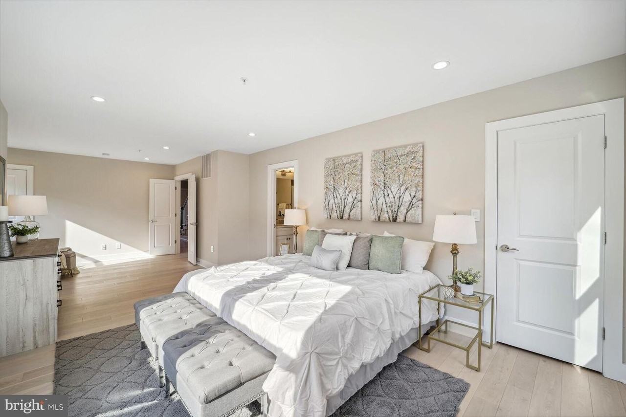 901 Lawrence St Ne - Photo 7 of 15