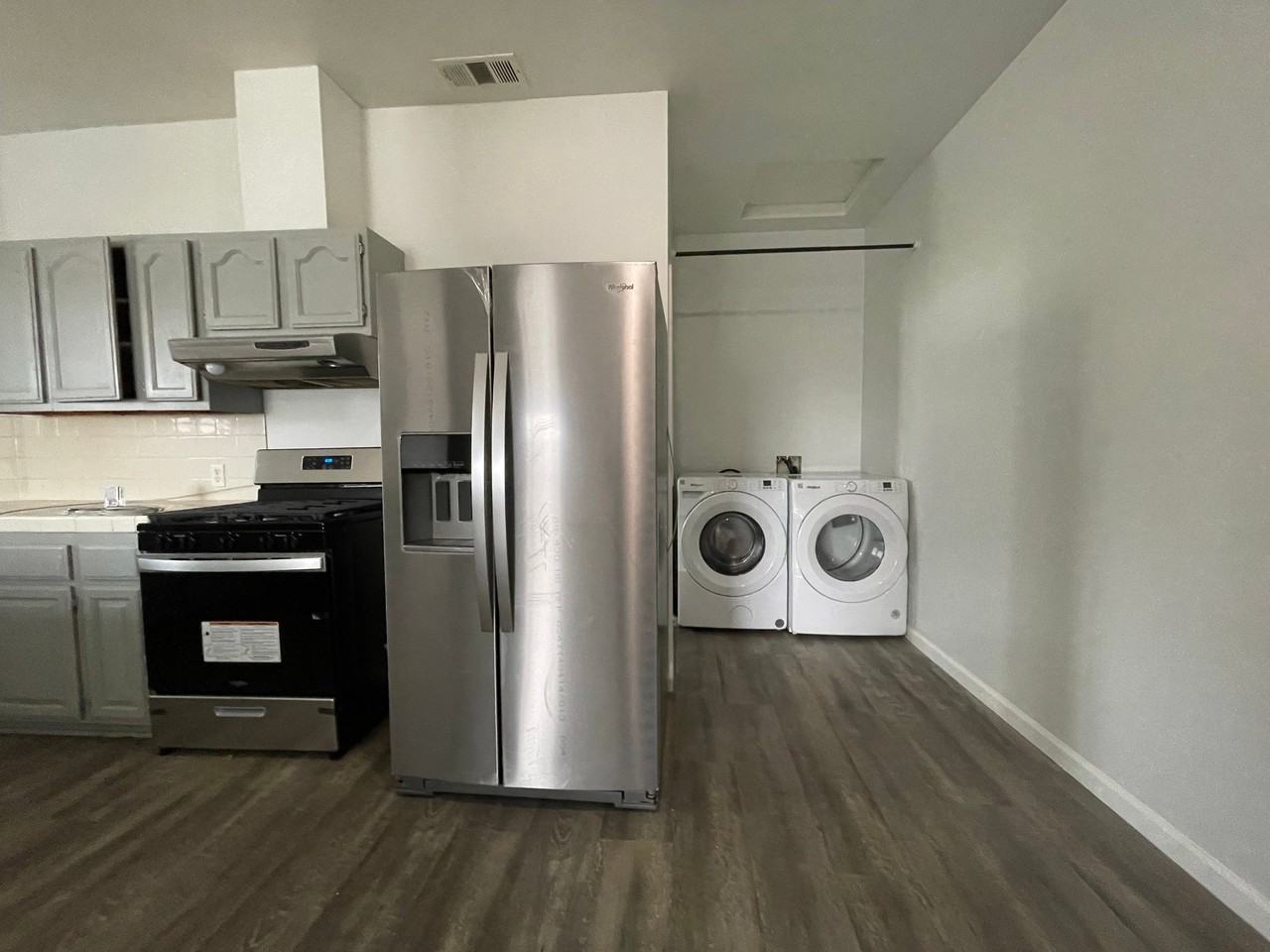 1635 E Washington Blvd #1635A - Photo 3 of 11