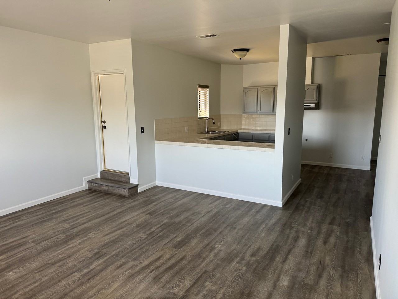 1635 E Washington Blvd #1635A - Photo 4 of 11