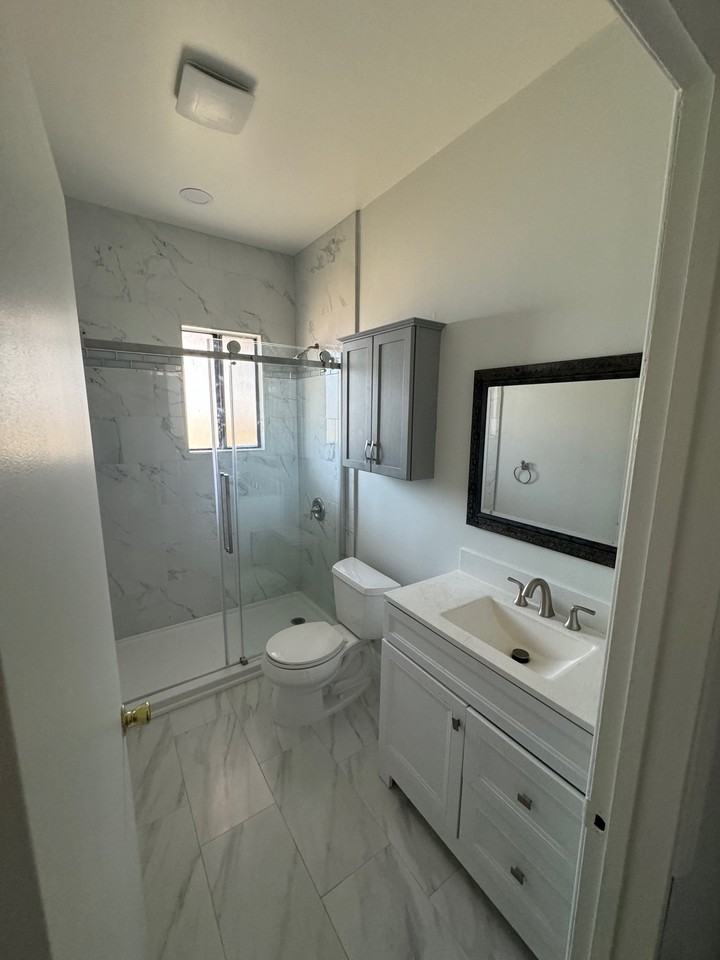 1635 E Washington Blvd #1635A - Photo 7 of 11