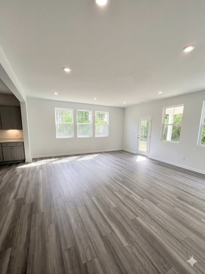 296 Thompson Overlook Way - Photo 3 of 12