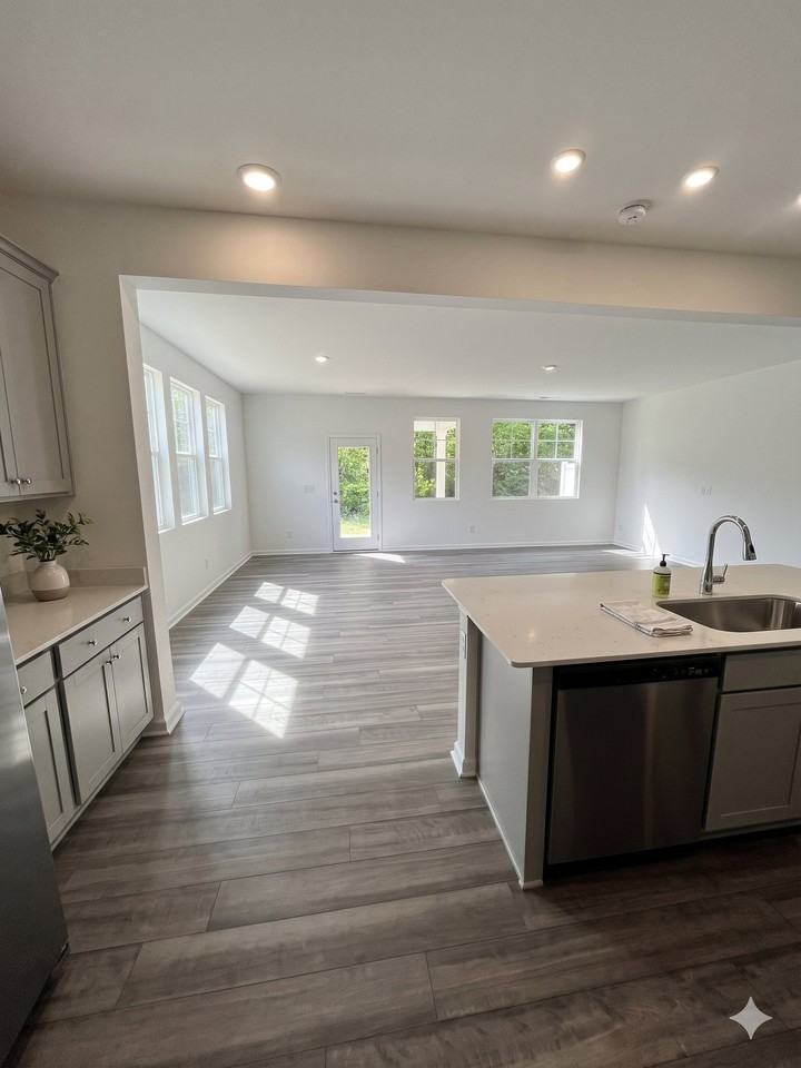 296 Thompson Overlook Way - Photo 4 of 12