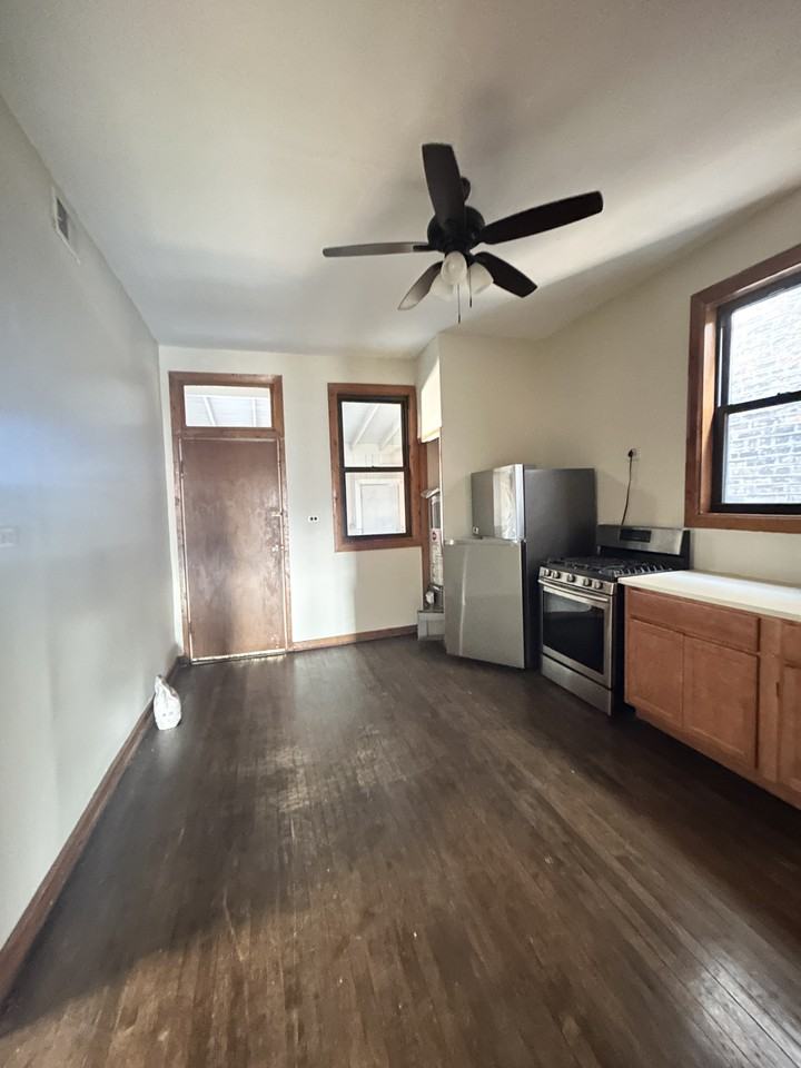 2827 N Milwaukee Ave #2825 - Photo 2 of 10