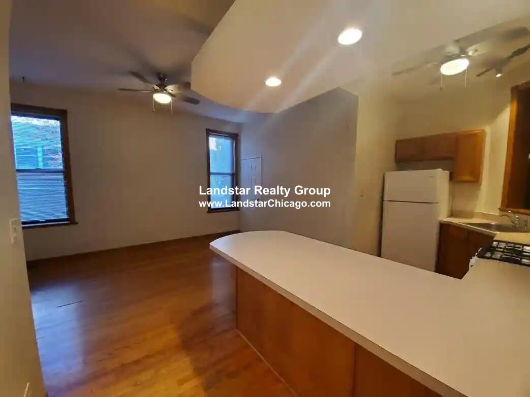 1427 N Wood St #1F - Photo 4 of 21