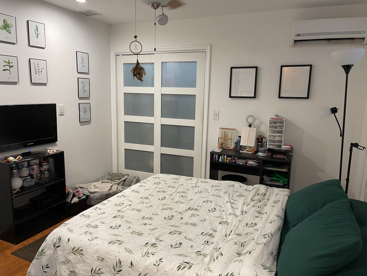 1006 Ne 11th St - Photo 3 of 20