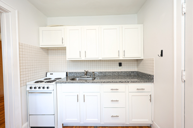 195 Thomas Burgin Pkwy #407 - Photo 5 of 21