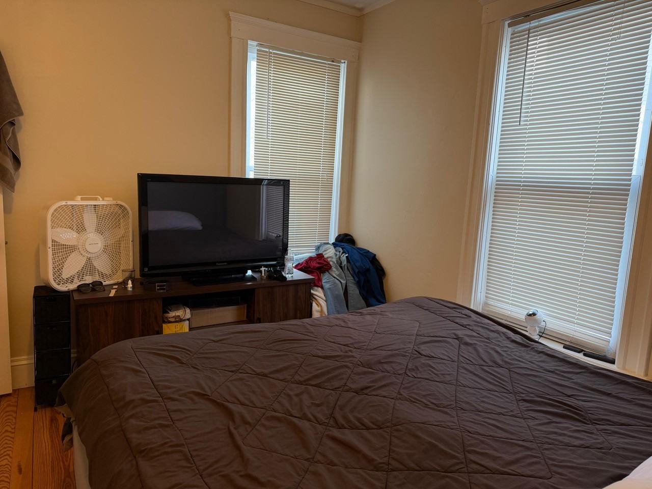 140 Elm St #1 - Photo 4 of 14