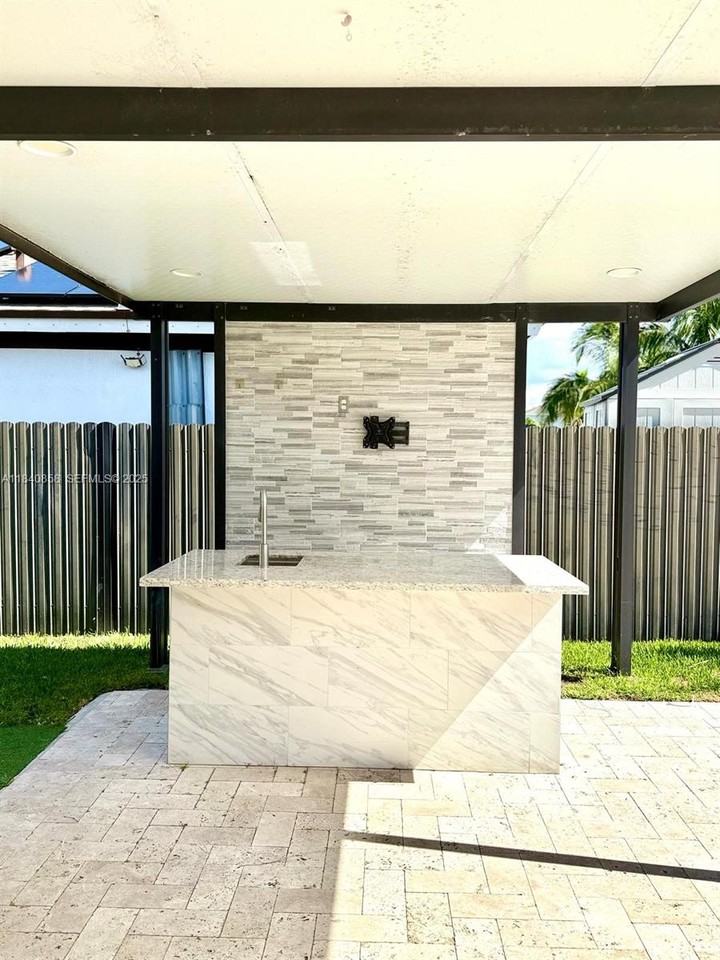 27721 Southwest 134th Court - Photo 5 of 32