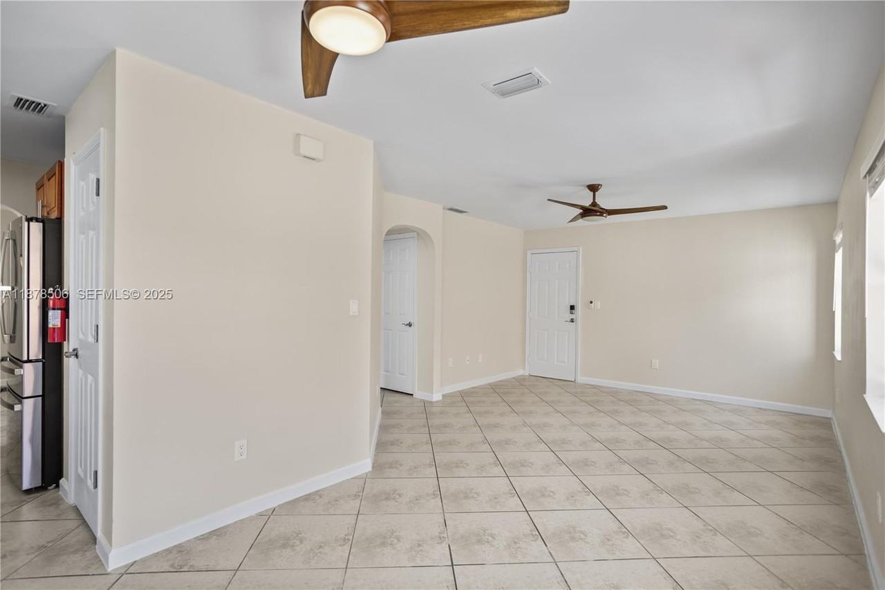 19257 Northwest 13th Street - Photo 3 of 62