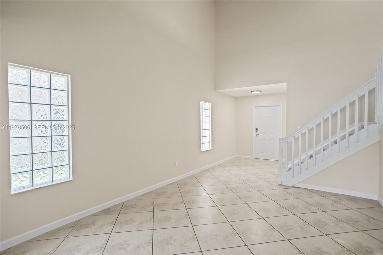 19257 Northwest 13th Street - Photo 5 of 62