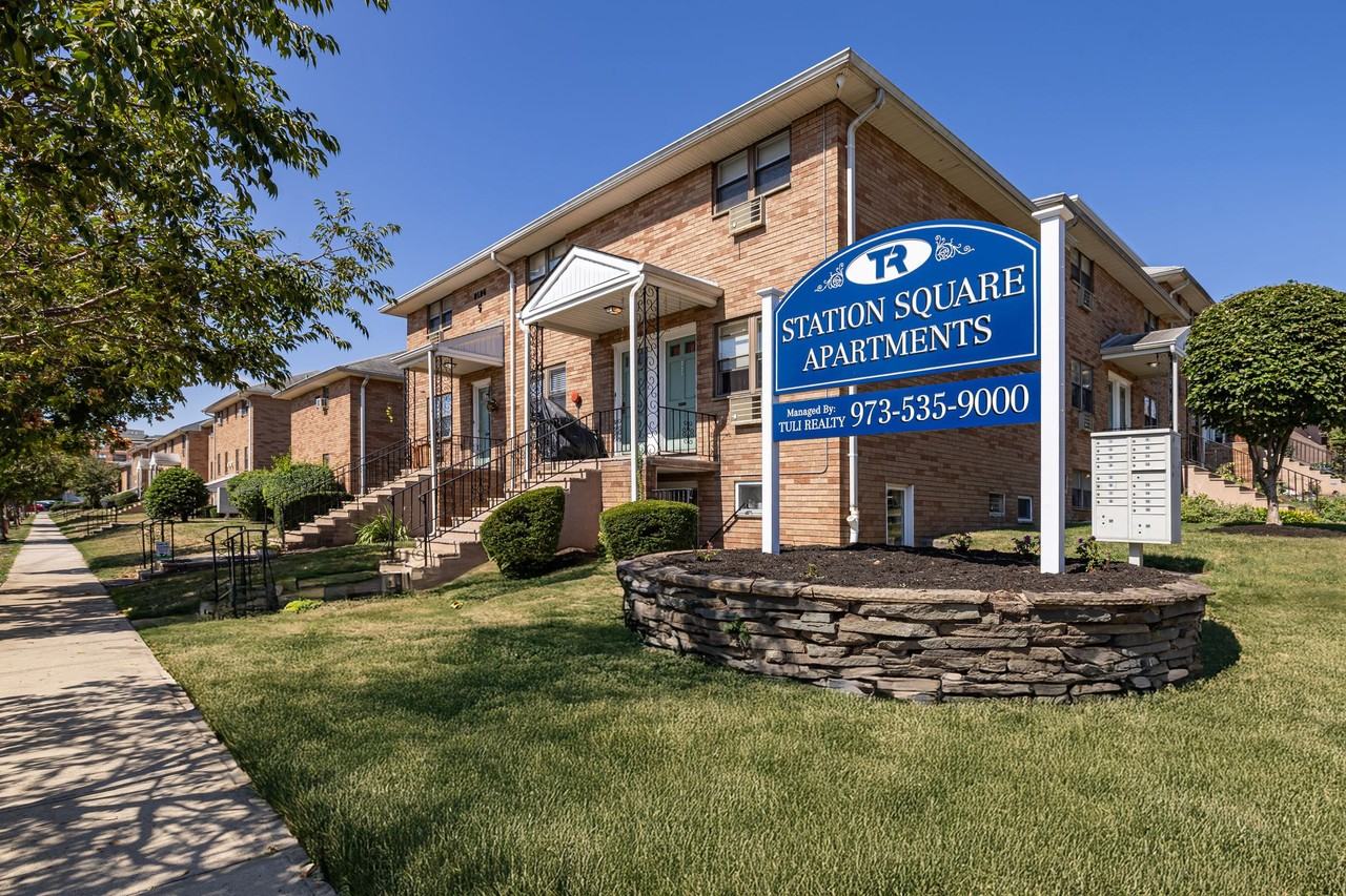 Station Square Apartments – Steps from East Rutherford Train Station with Parking Included - Photo 5 of 5