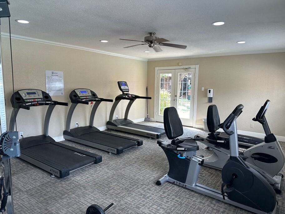 Towne Oaks II - Photo 4 of 11