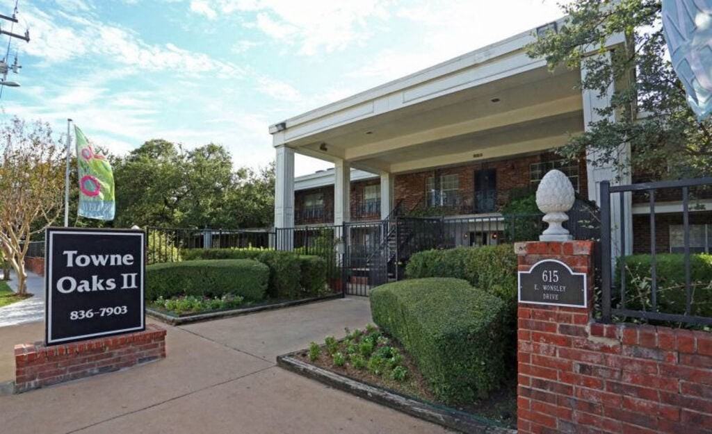 Towne Oaks II - Photo 7 of 11