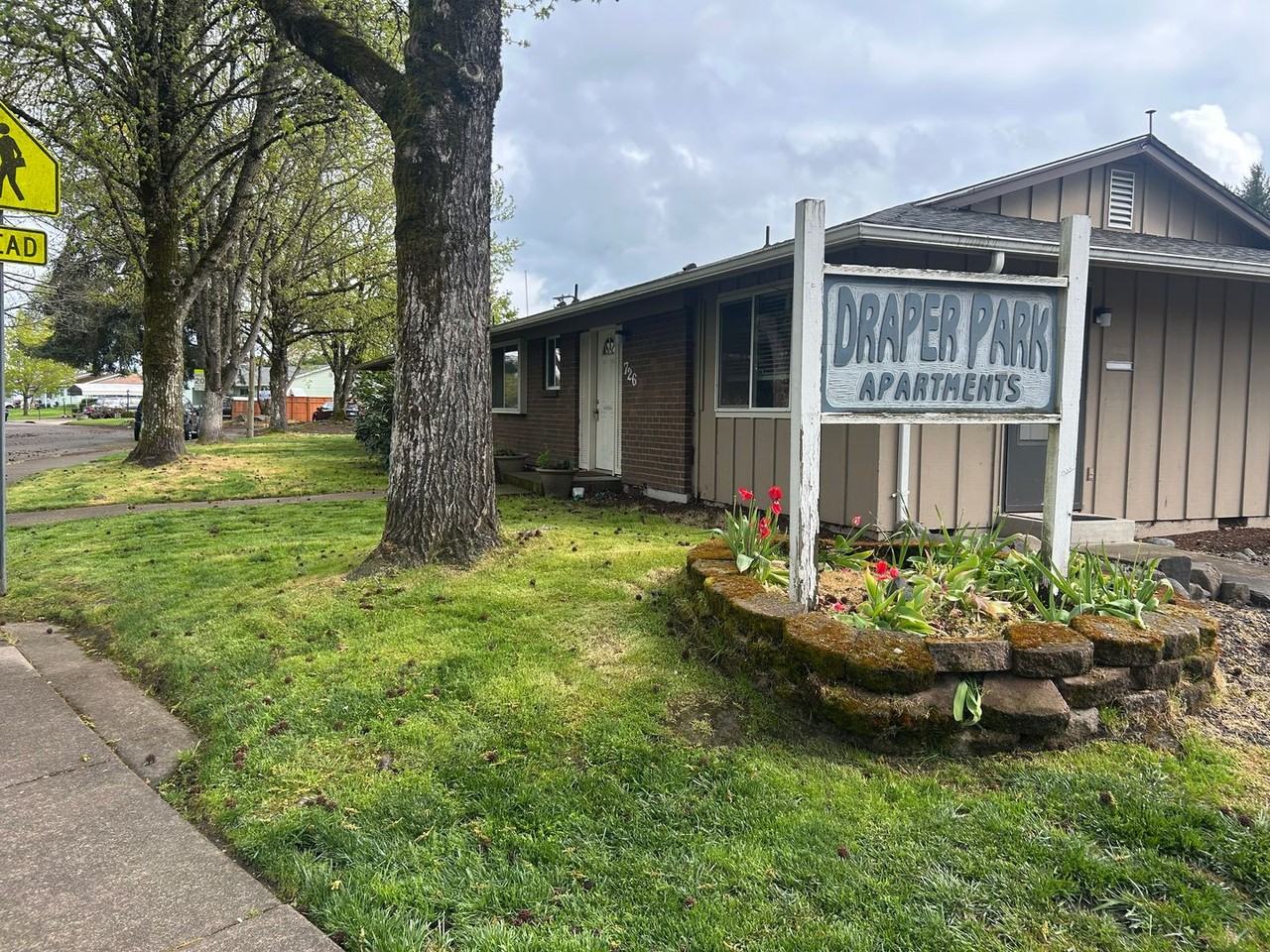 726 32nd Ave Se - Photo 2 of 4