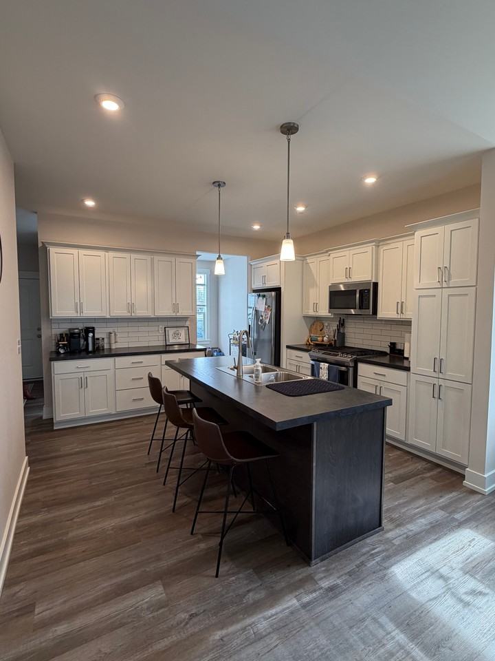 4164 Del Mar Dr Sw #4164 - Photo 3 of 34