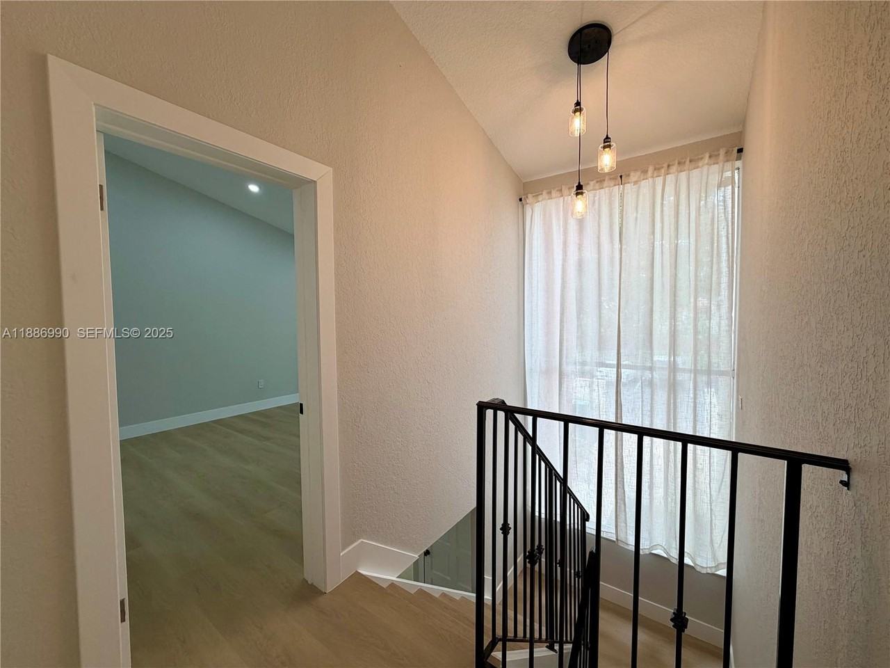 7887 Southwest 105th Place - Photo 4 of 24