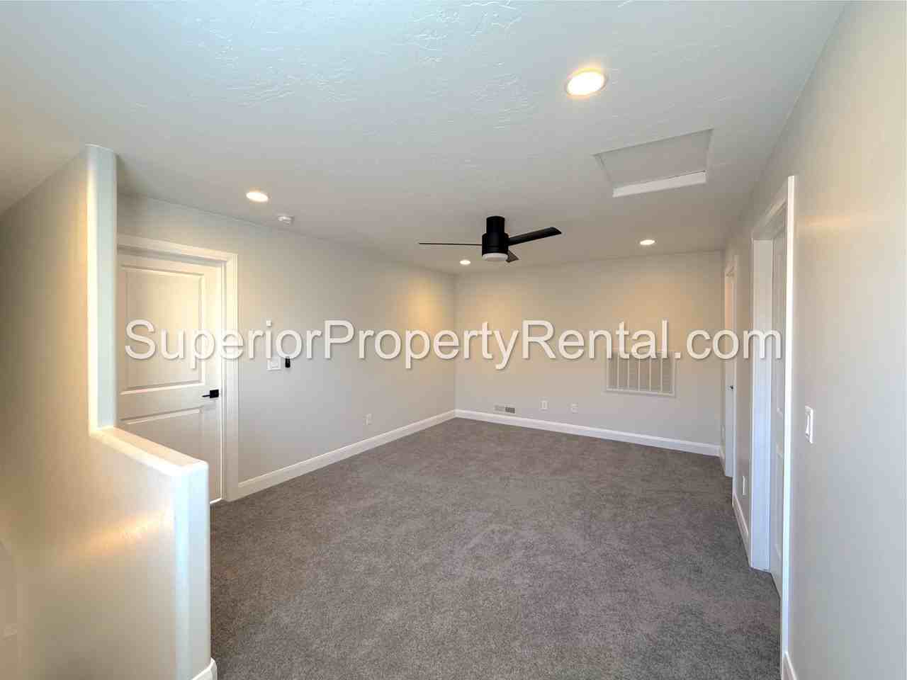 442 N Creek Ridge Dr - Photo 2 of 24