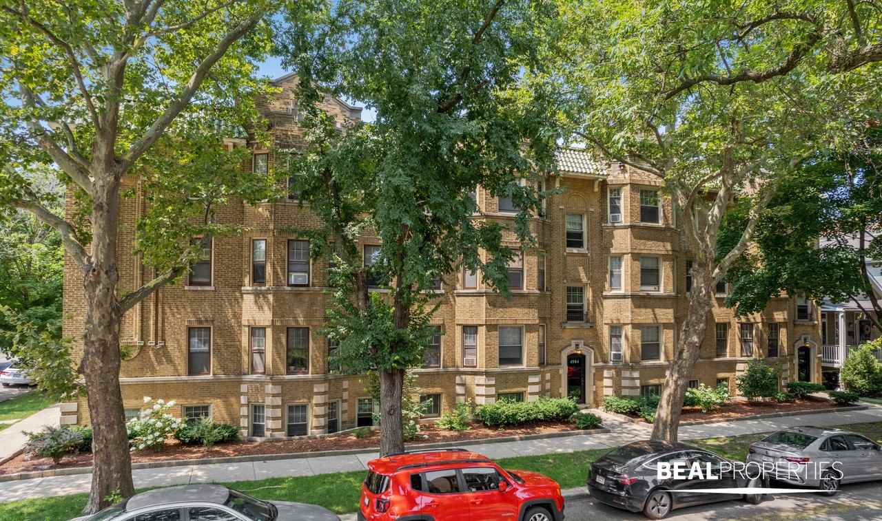 4910 N Hoyne Ave #2 - Photo 3 of 15