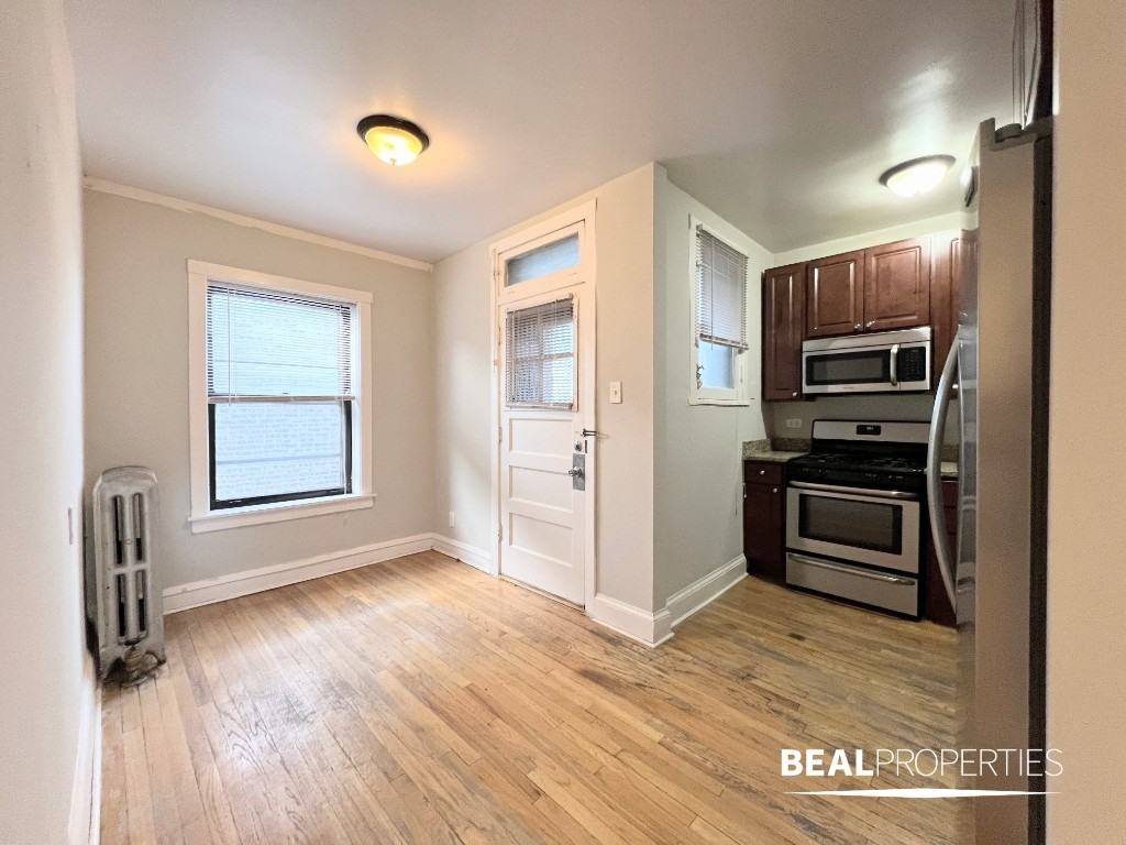 4910 N Hoyne Ave #2 - Photo 4 of 15