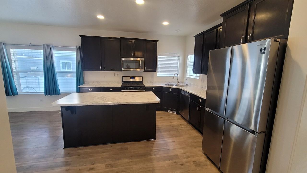 5163 E Sequoia Way - Photo 4 of 16