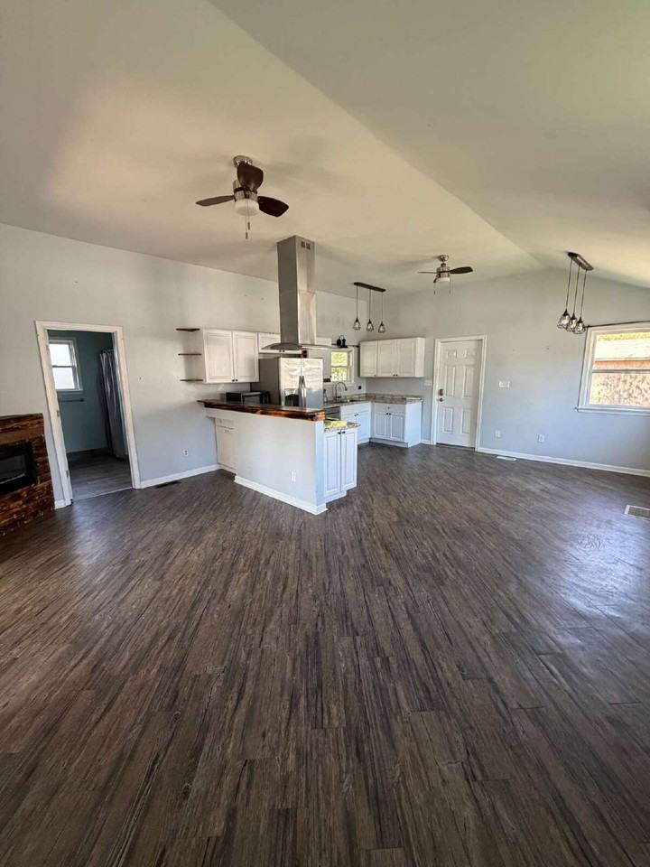 7810 East Rd - Photo 6 of 9