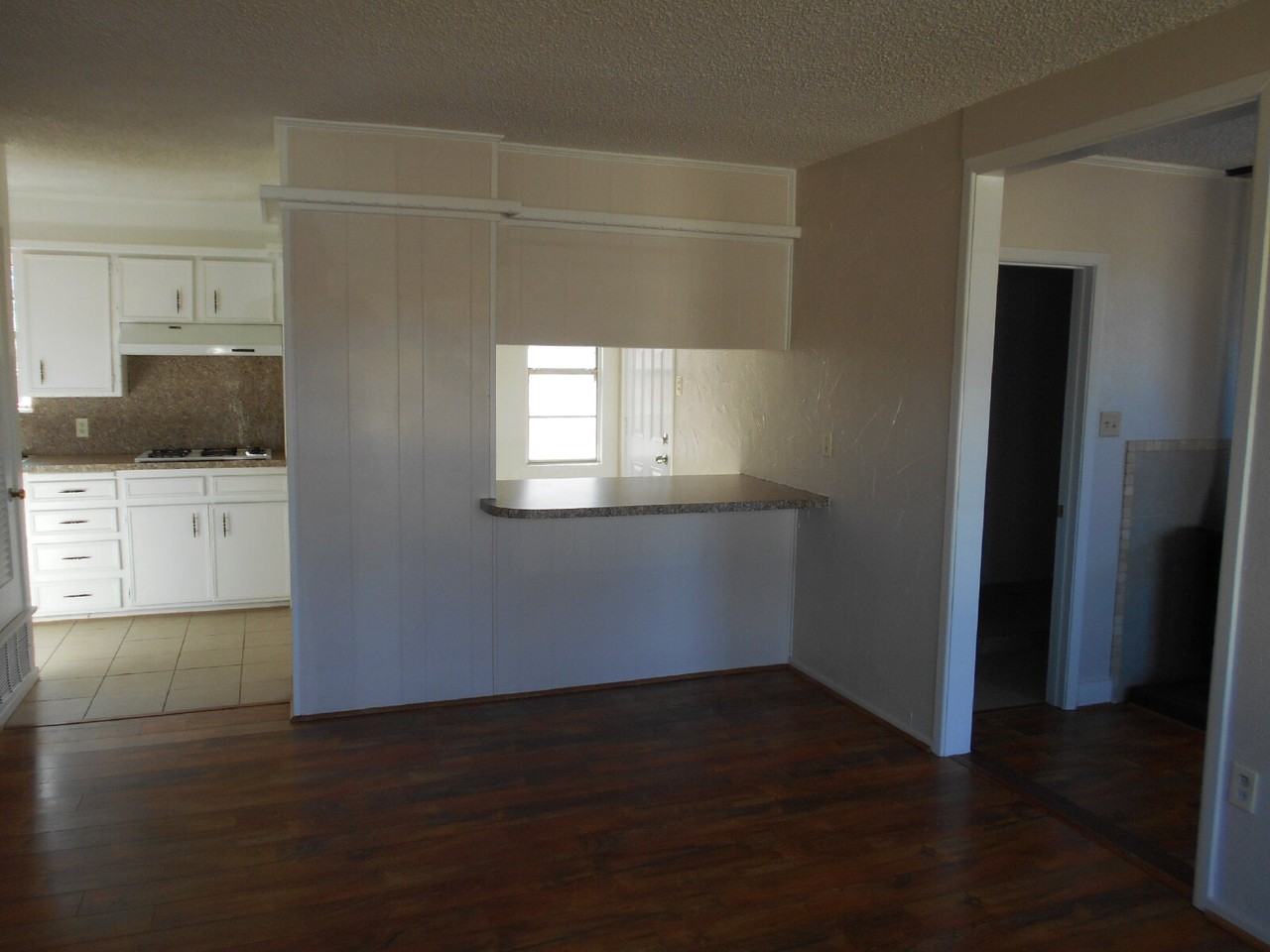 1202 5th St - Photo 4 of 18