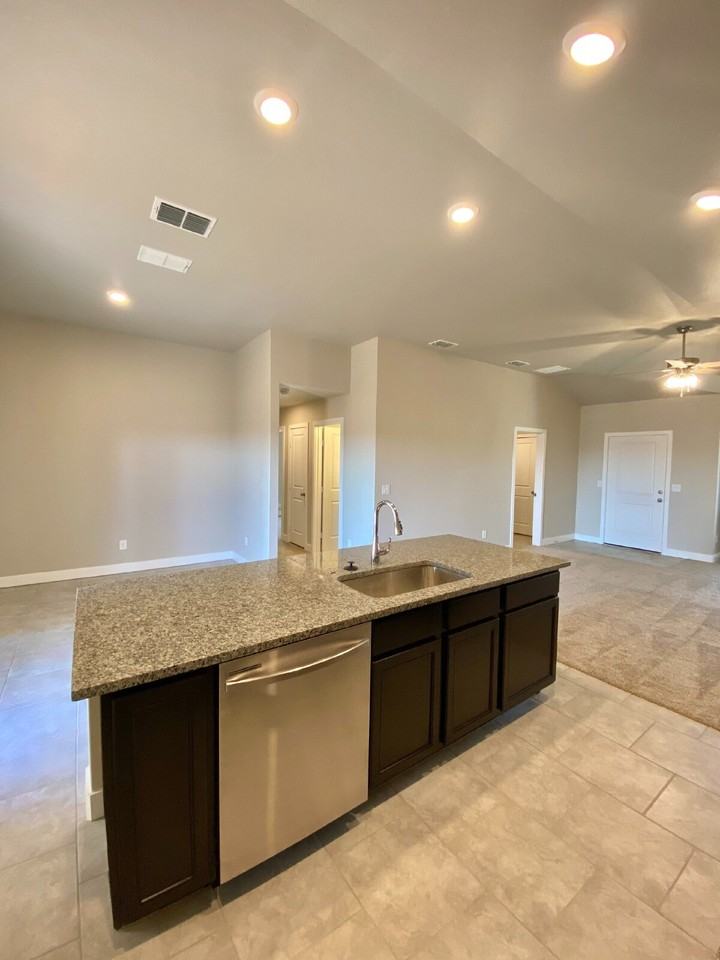 1917 140th St - Photo 3 of 16