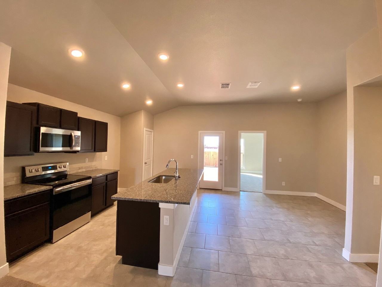 1917 140th St - Photo 4 of 16