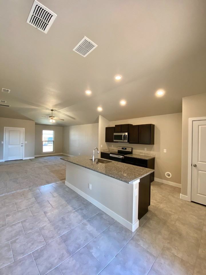 1917 140th St - Photo 6 of 16