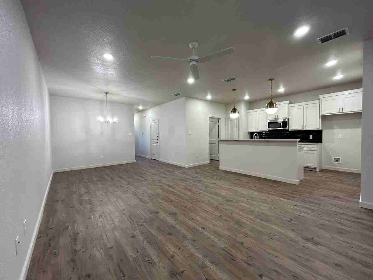 10920 Abbeville Ave - Photo 2 of 10