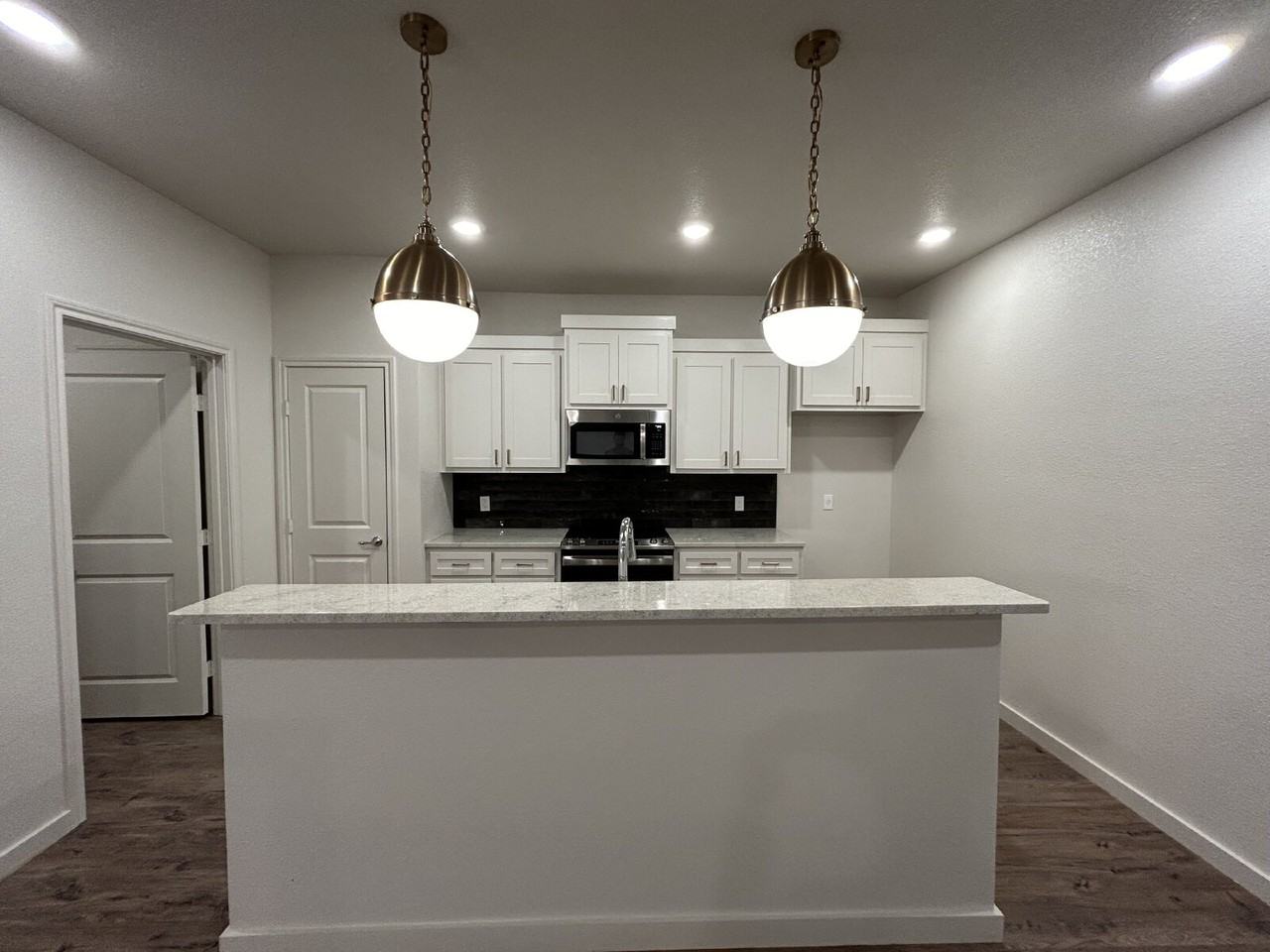 10920 Abbeville Ave - Photo 3 of 10