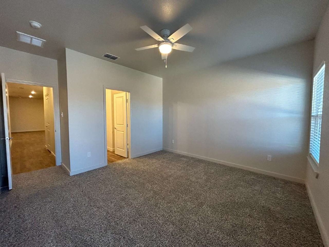 10920 Abbeville Ave - Photo 5 of 10