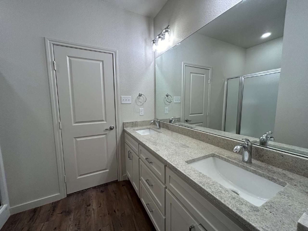 10920 Abbeville Ave - Photo 6 of 10