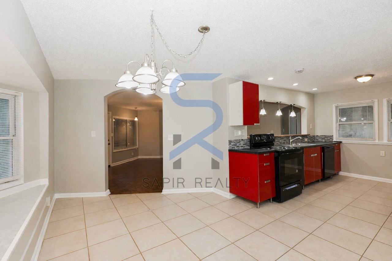 2018 Pryor Rd Sw - Photo 4 of 16