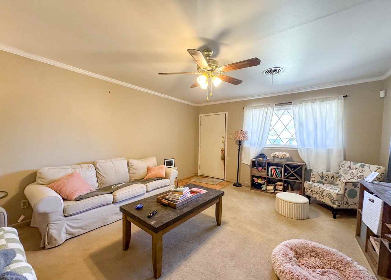 3101 37th St - Photo 3 of 7