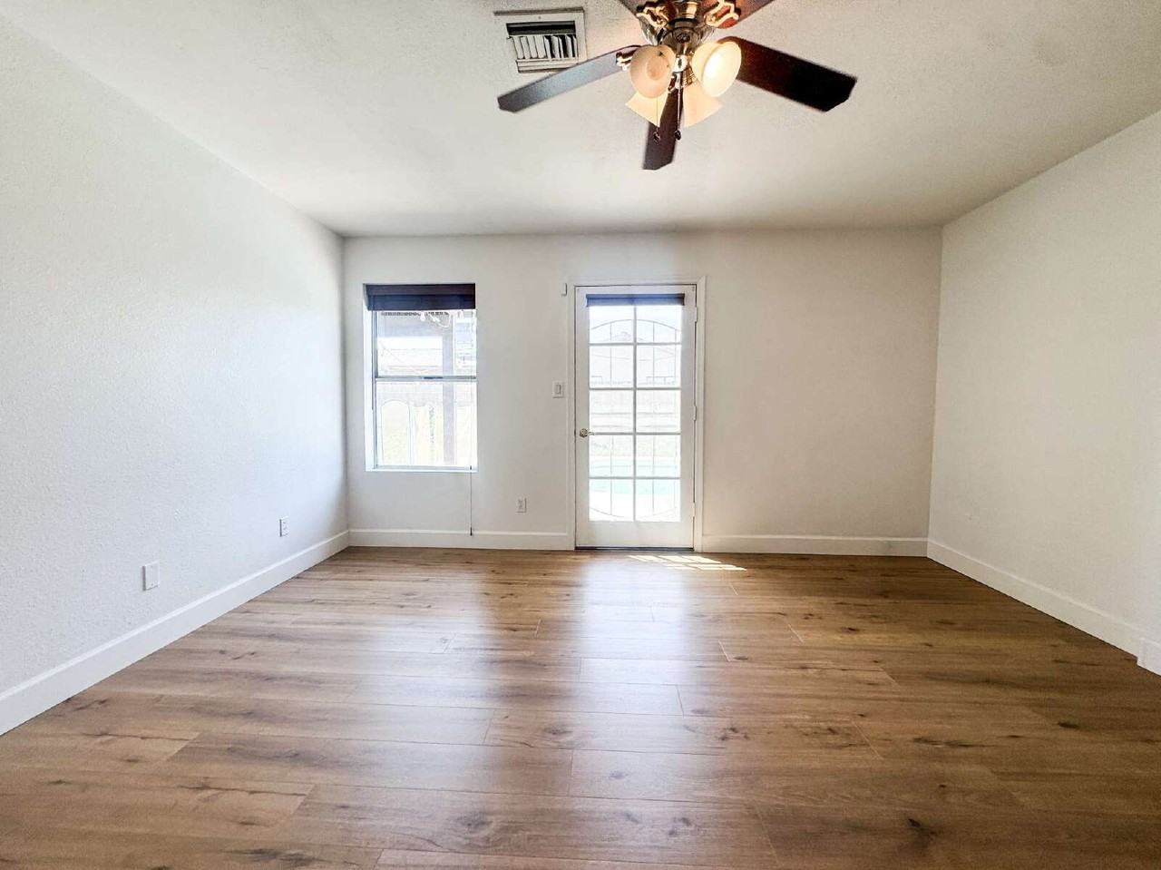 1468 S 37th Dr - Photo 2 of 20