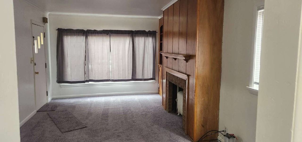 218 2nd St N - Photo 2 of 5