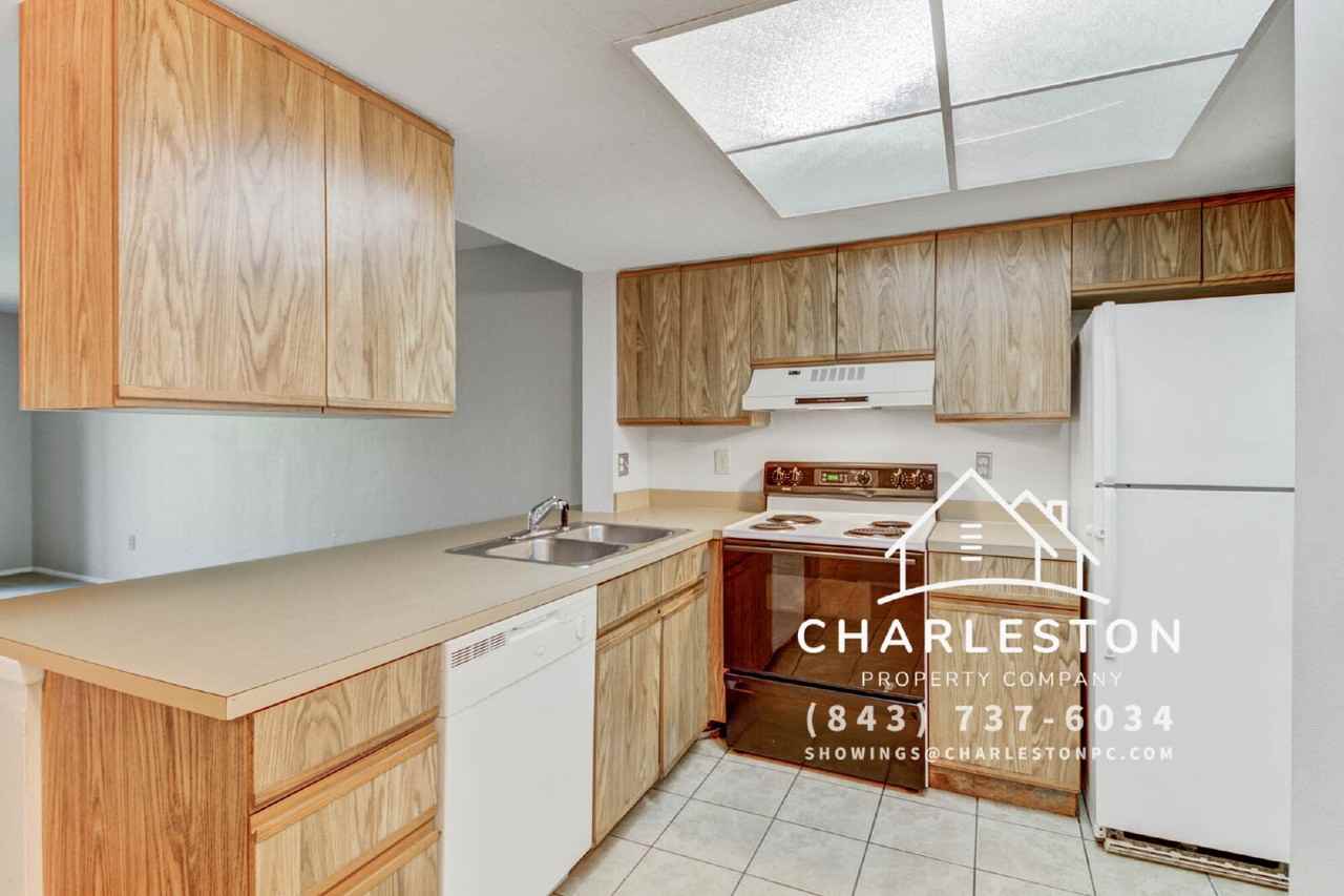 2955 Dove Haven Ct Apt G - Photo 4 of 18