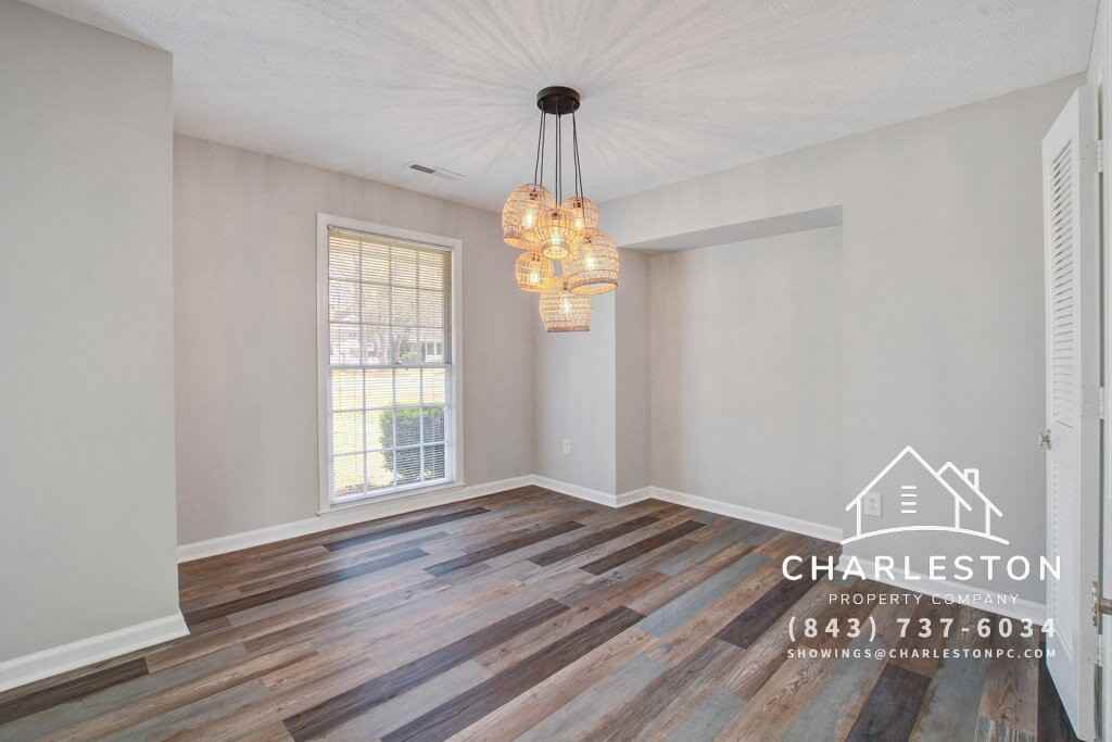 1805 Chelwood Cir - Photo 4 of 30