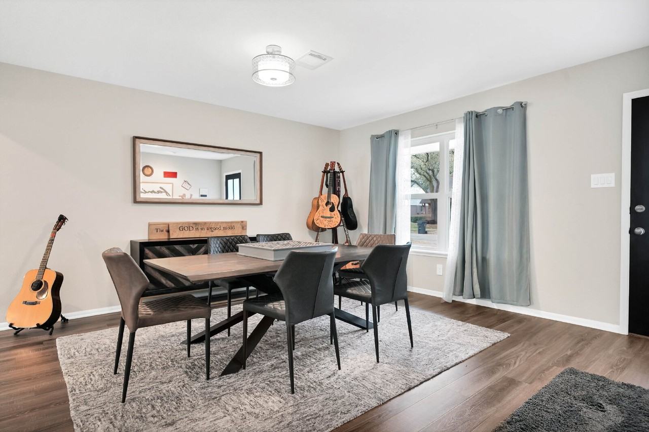 143 Bluebonnet St - Photo 3 of 31