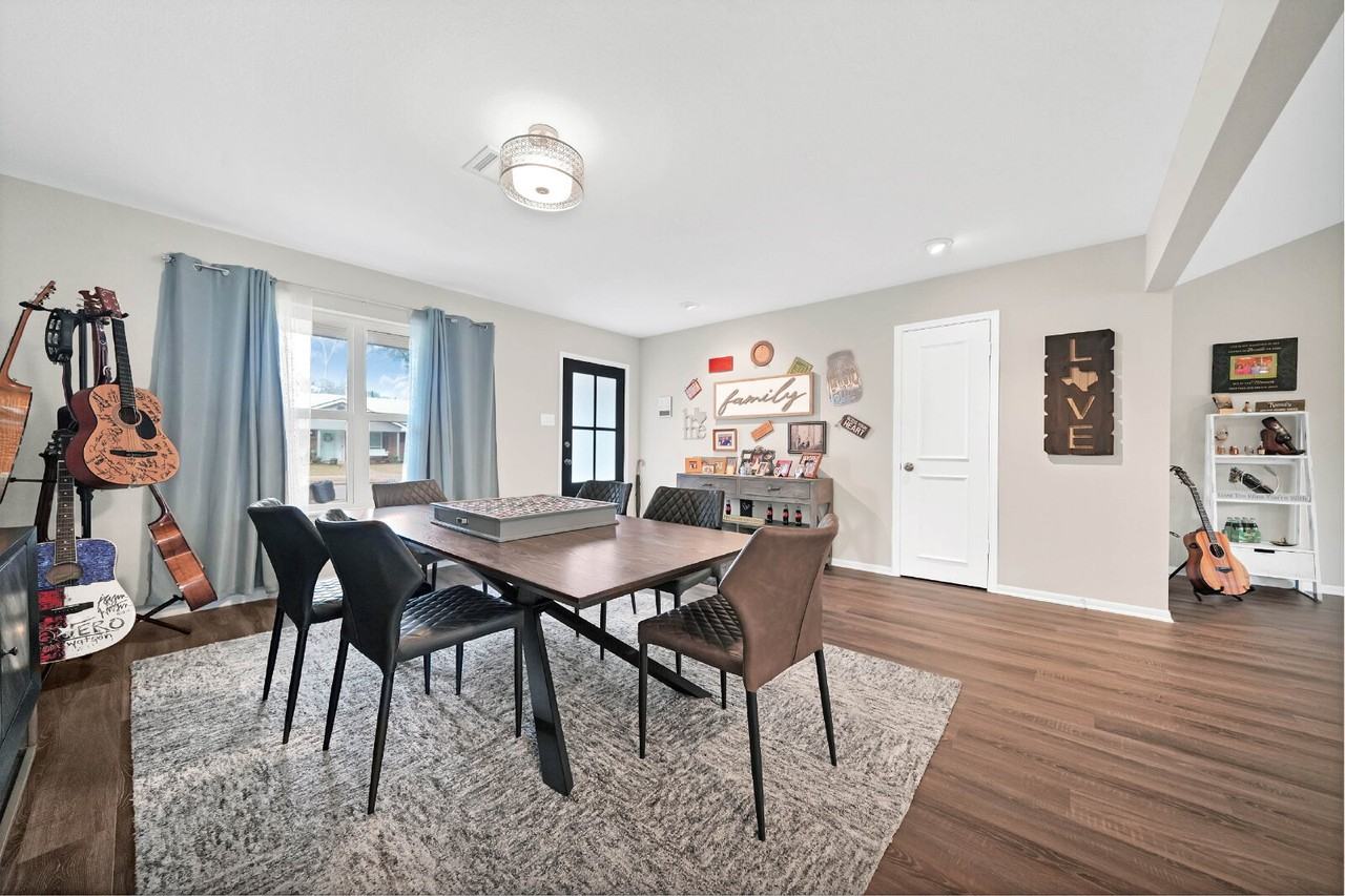 143 Bluebonnet St - Photo 4 of 31