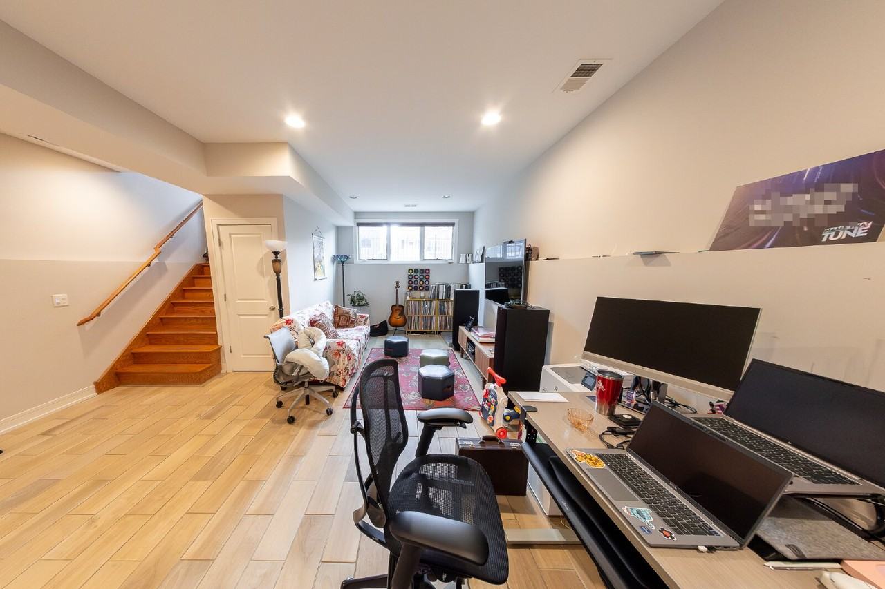 1110 N Christiana Ave - Photo 3 of 23