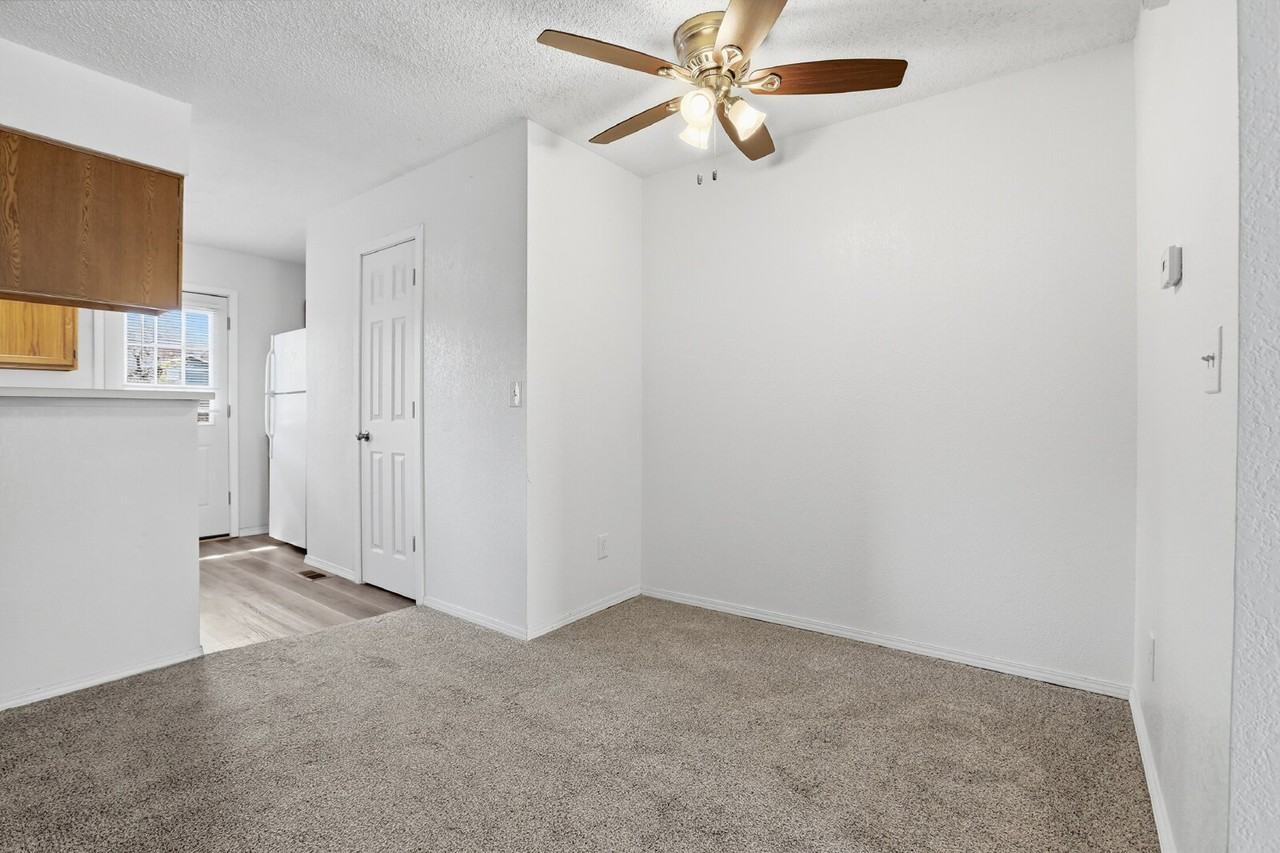 8292 S Fillmore Way - Photo 5 of 38