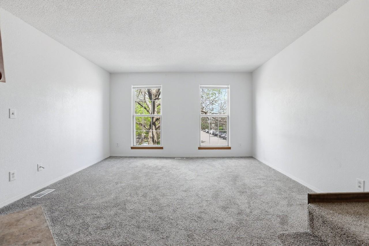 8292 S Fillmore Way - Photo 6 of 38