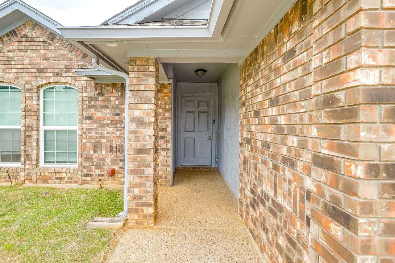 7501 Little Rock Ln - Photo 2 of 20