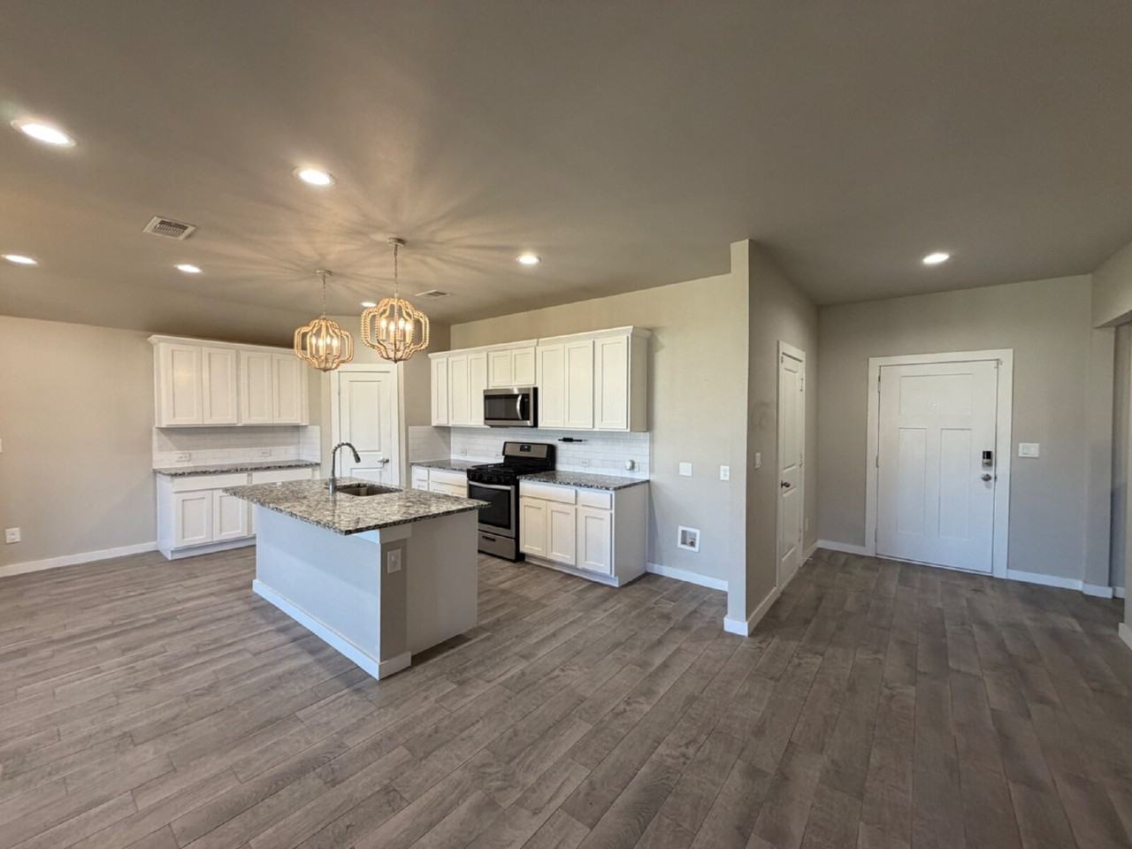 328 Ranger St - Photo 3 of 15